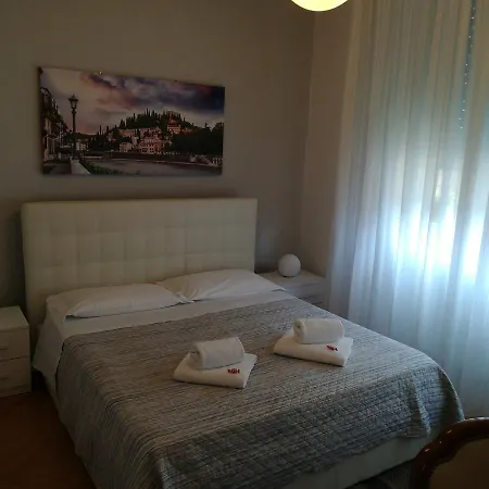A Casa Di Luca Πανσιόν Βερόνα